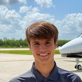 Justin Oliver, CFTAR flight instructor alumnus now flying for Envoy Air