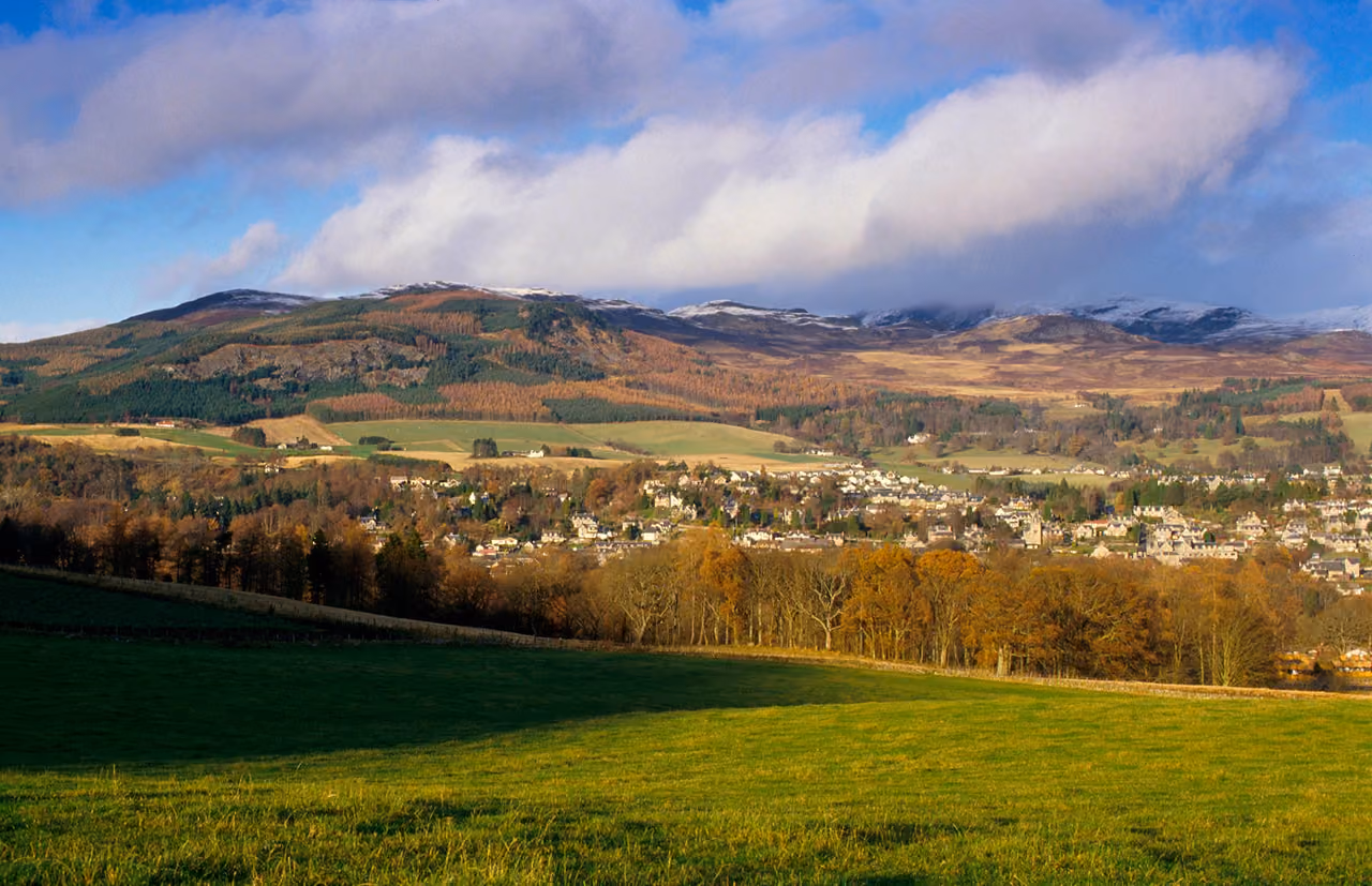 Discover Pitlochry: Your Gateway to Highland Perthshire
