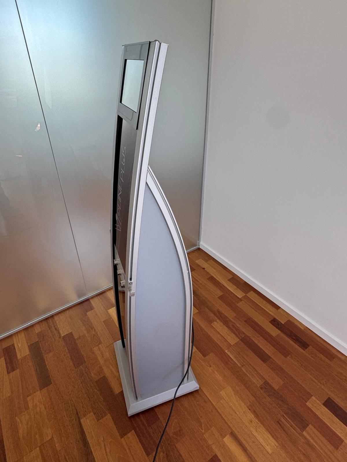 Side view of VIP Line Plus Evoluzione aesthetic treatment system