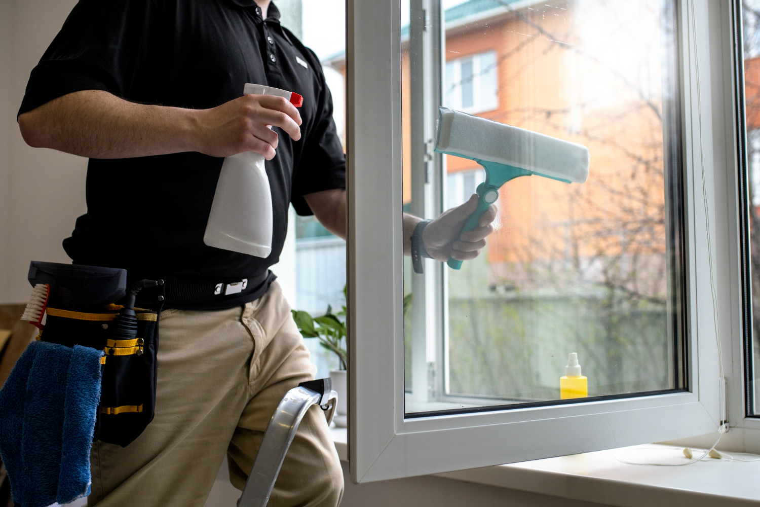 Gebäudereinigung, Fensterreinigung, Treppenhausreinigung, Polsterreinigung und Matratzenreinigung Lindau & Bodensee