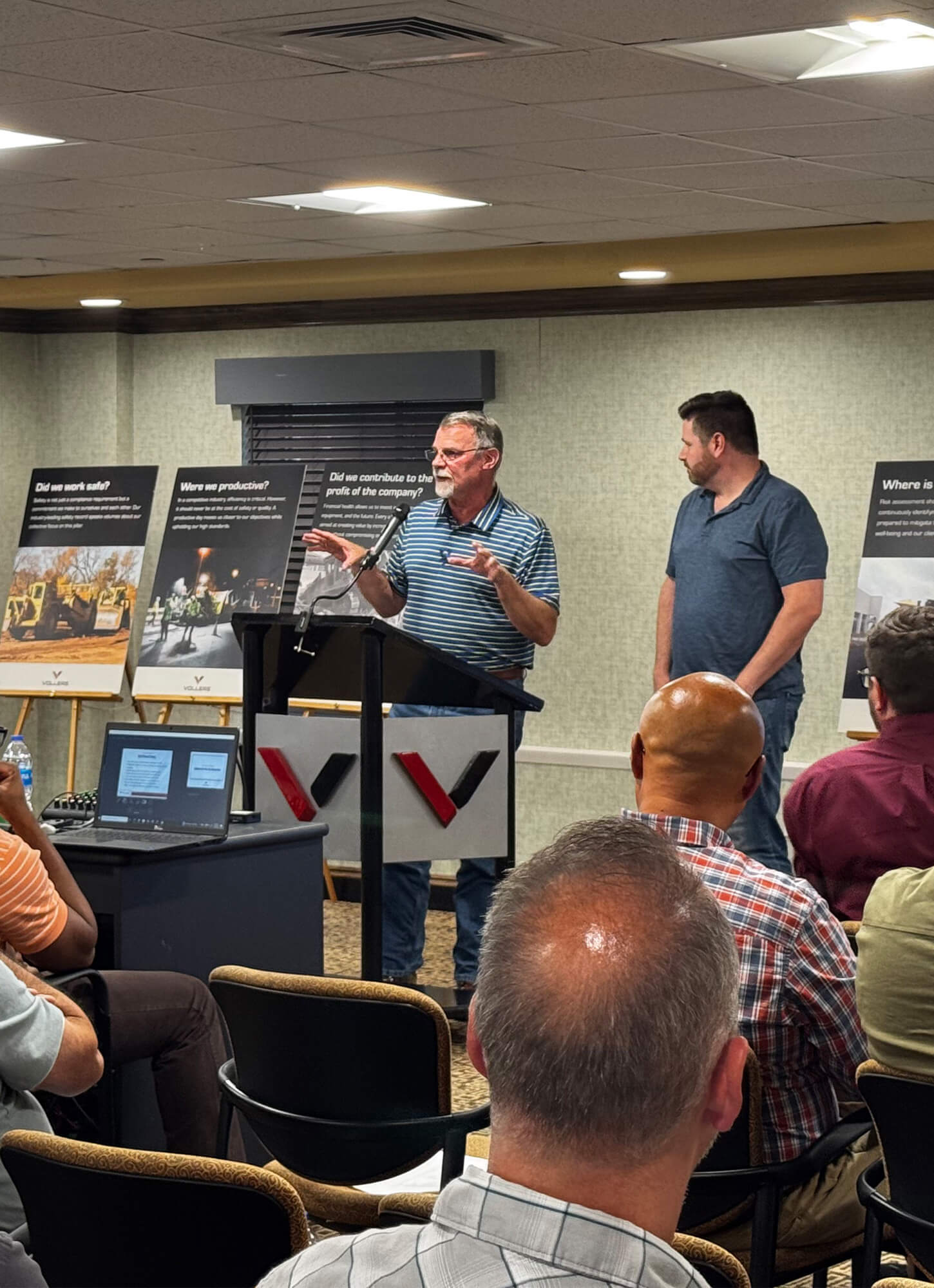 VOLLERS Team during a Safety Meeting