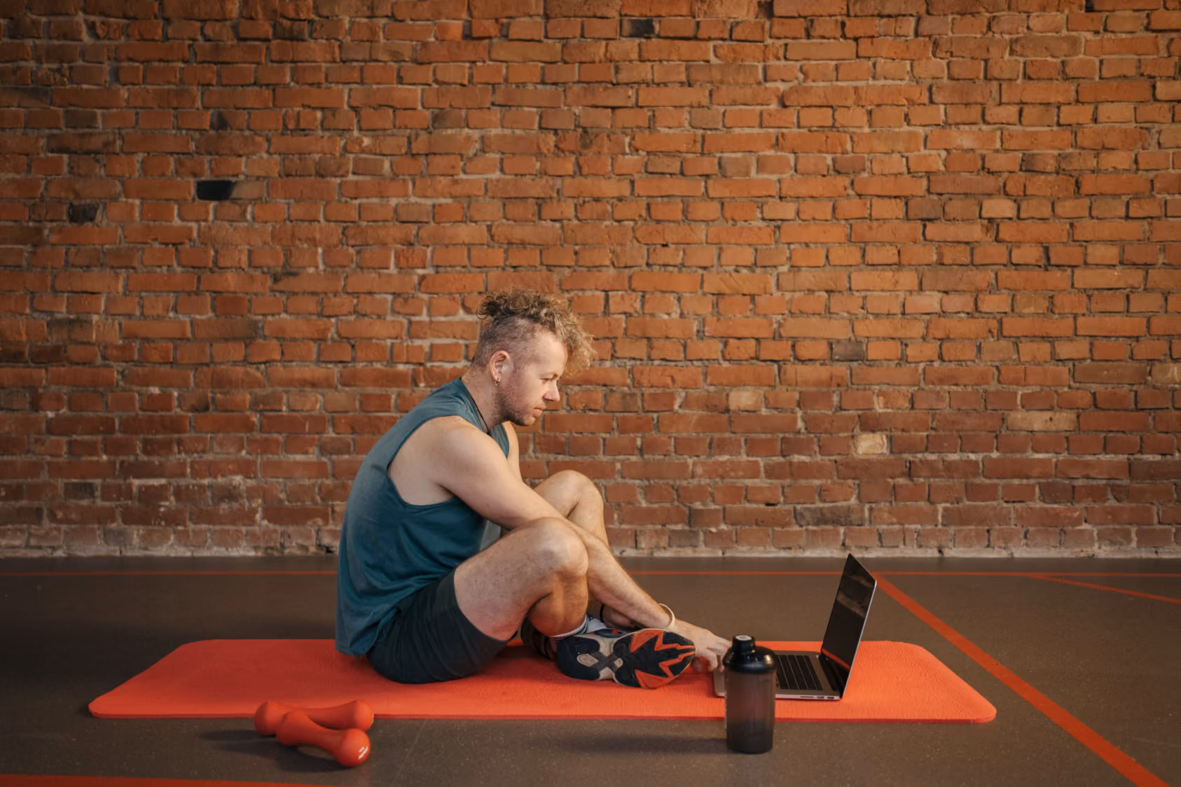 Virtual fitness class on studio software