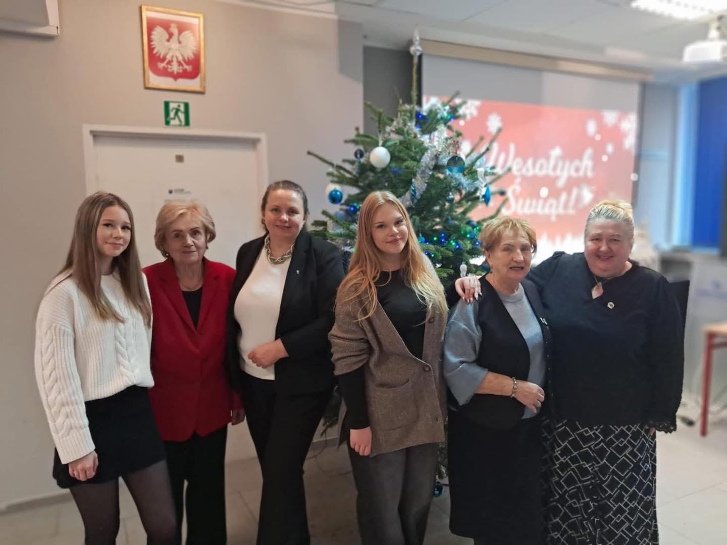 Uroczysta Wigilia z Sybirakami w Liceum im. Sybiraków w Szczecinie