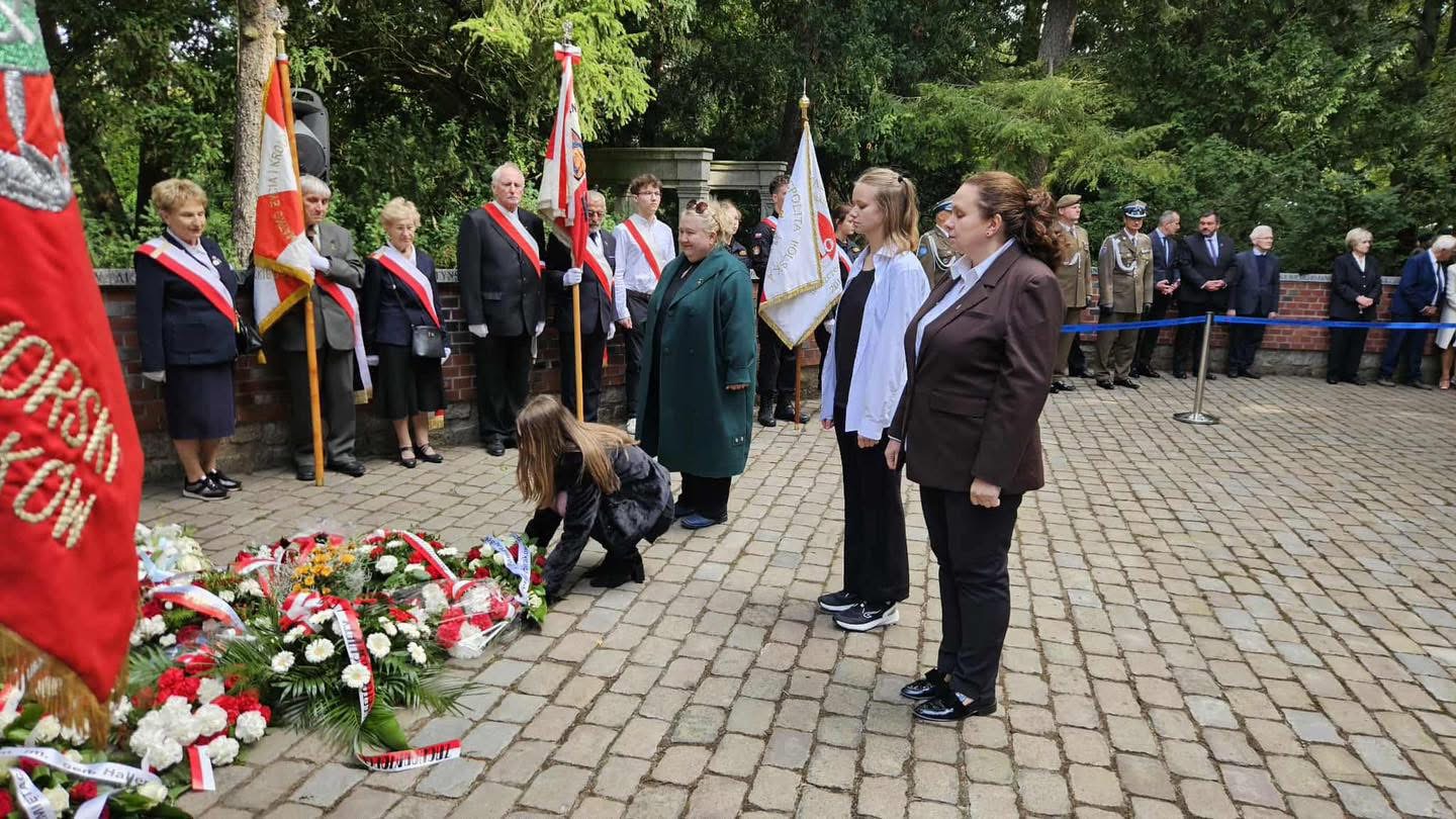 Obchody Światowego Dnia Sybiraka — społeczność Liceum im. Sybiraków w Szczecinie
