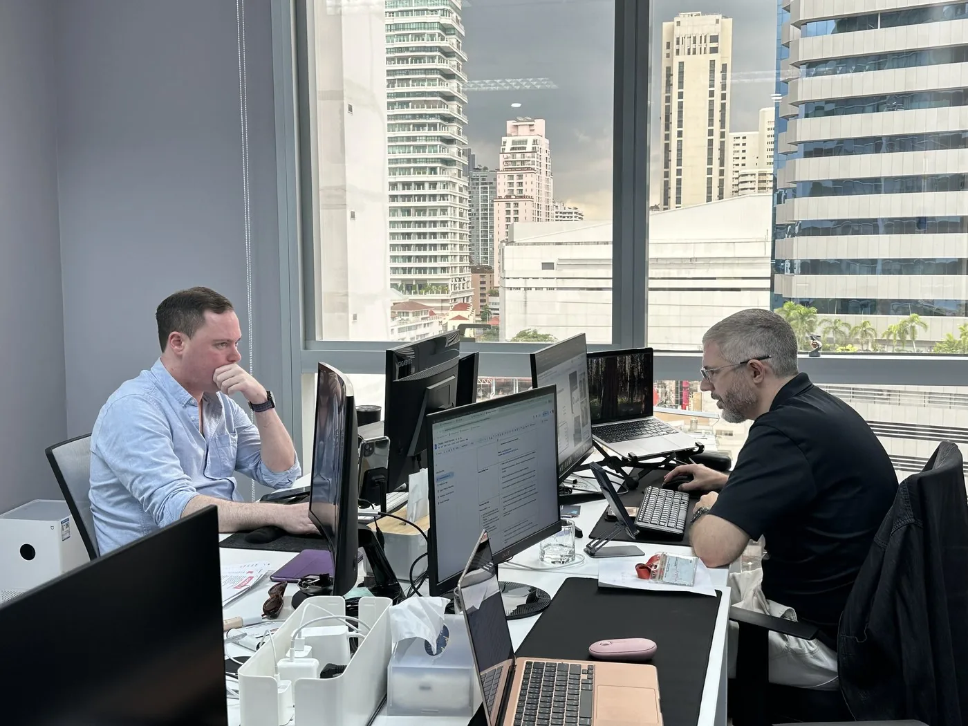 Adfinity specialists working on lead generation campaigns in the Bangkok office