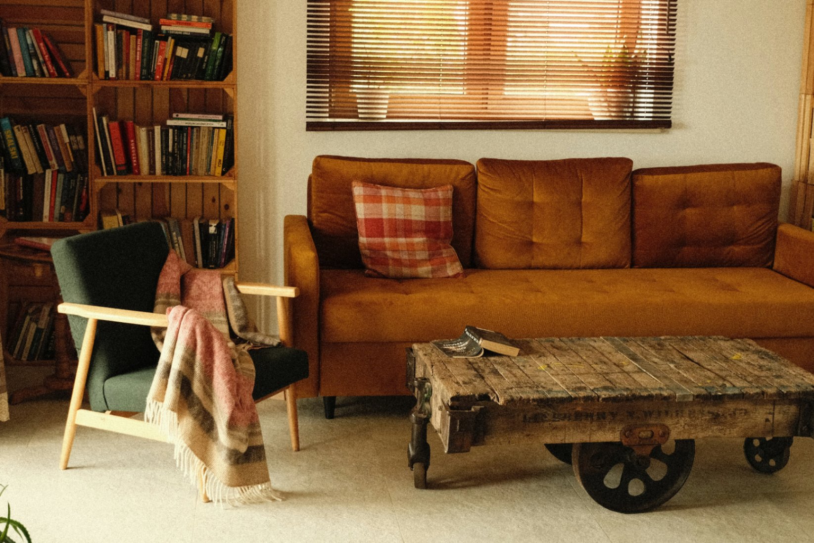Un intérieur mixant modernité et réemploi