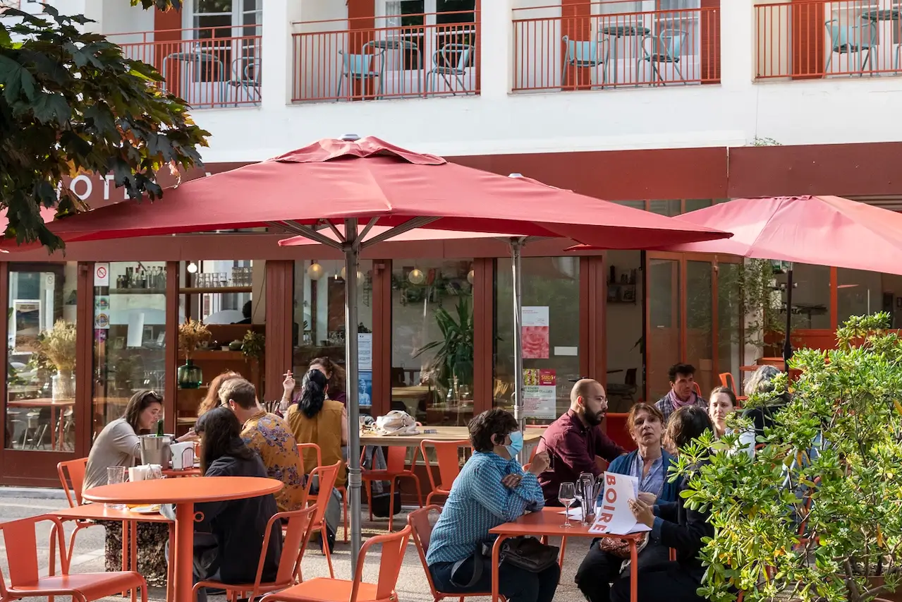La cantine de l'Hotel Voltaire, à toutes heures