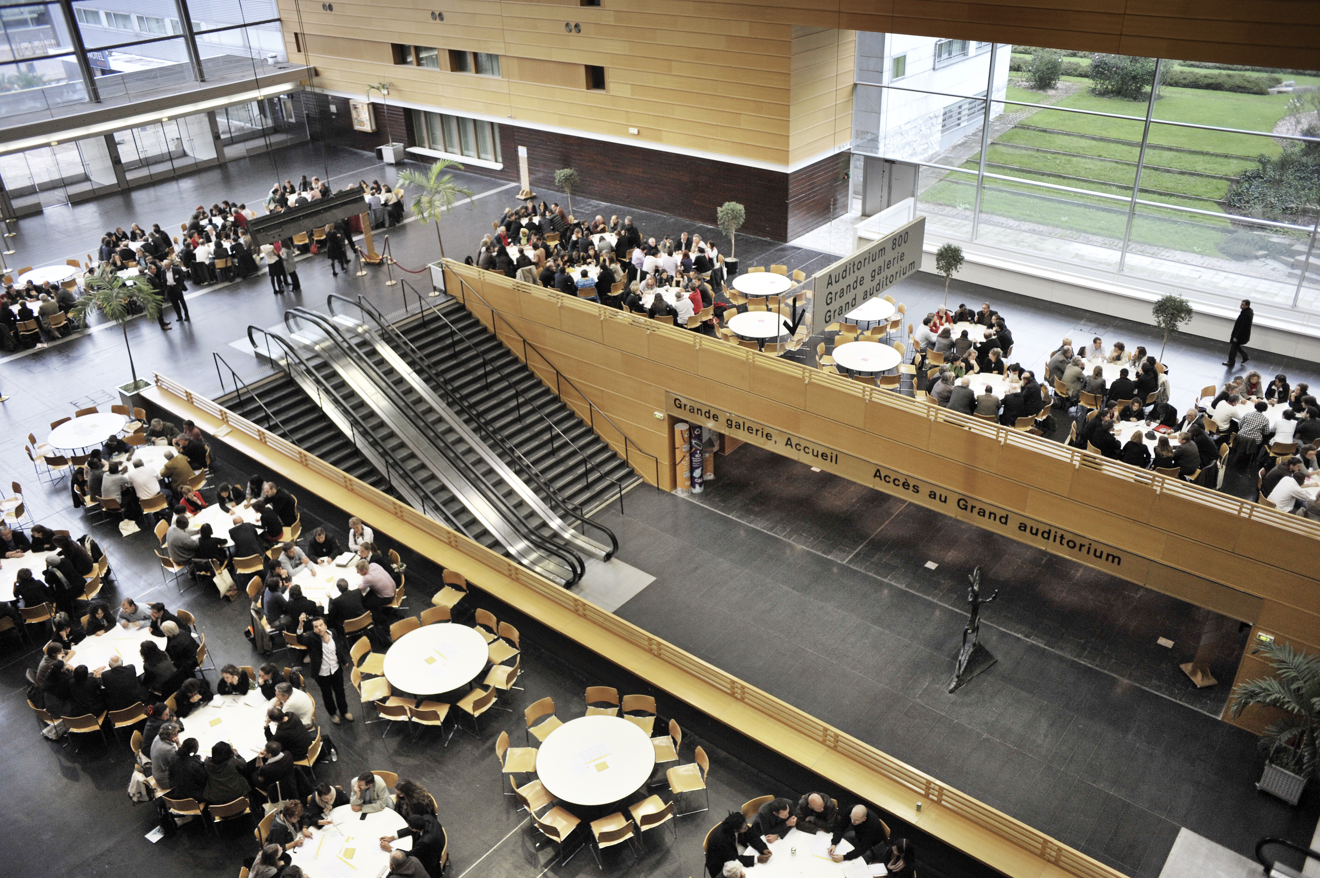 24e Congrès Léo Lagrange, Nantes — grand temps de travail collectif en tables rondes (2011)