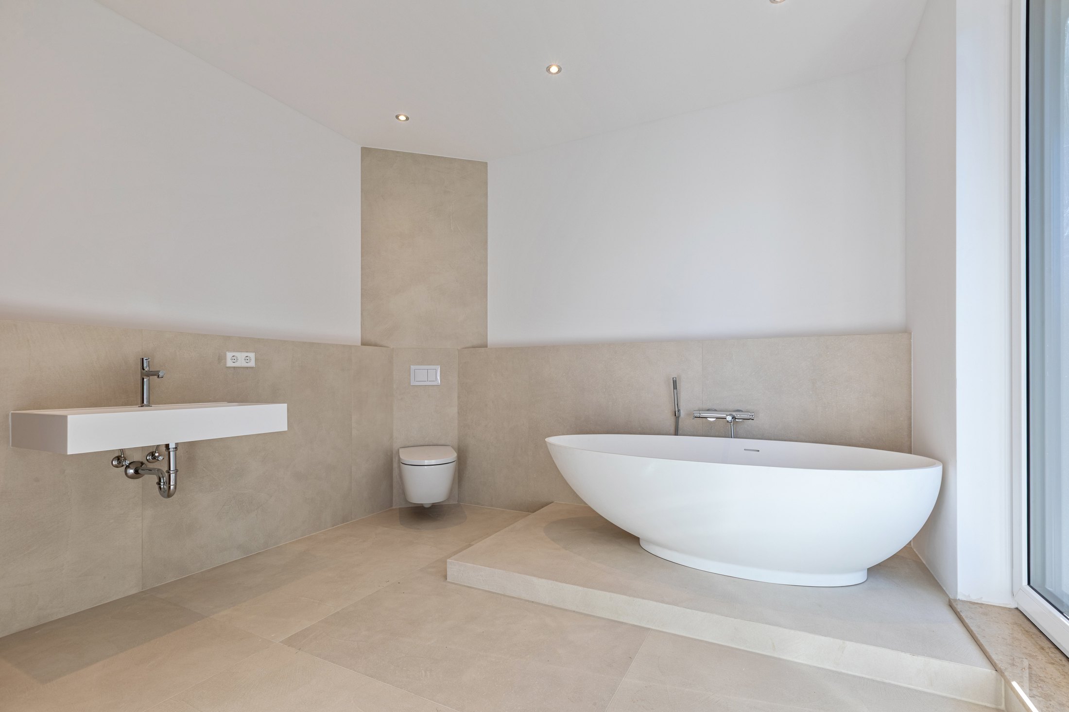 Bad mit Wanne nach Sanierung