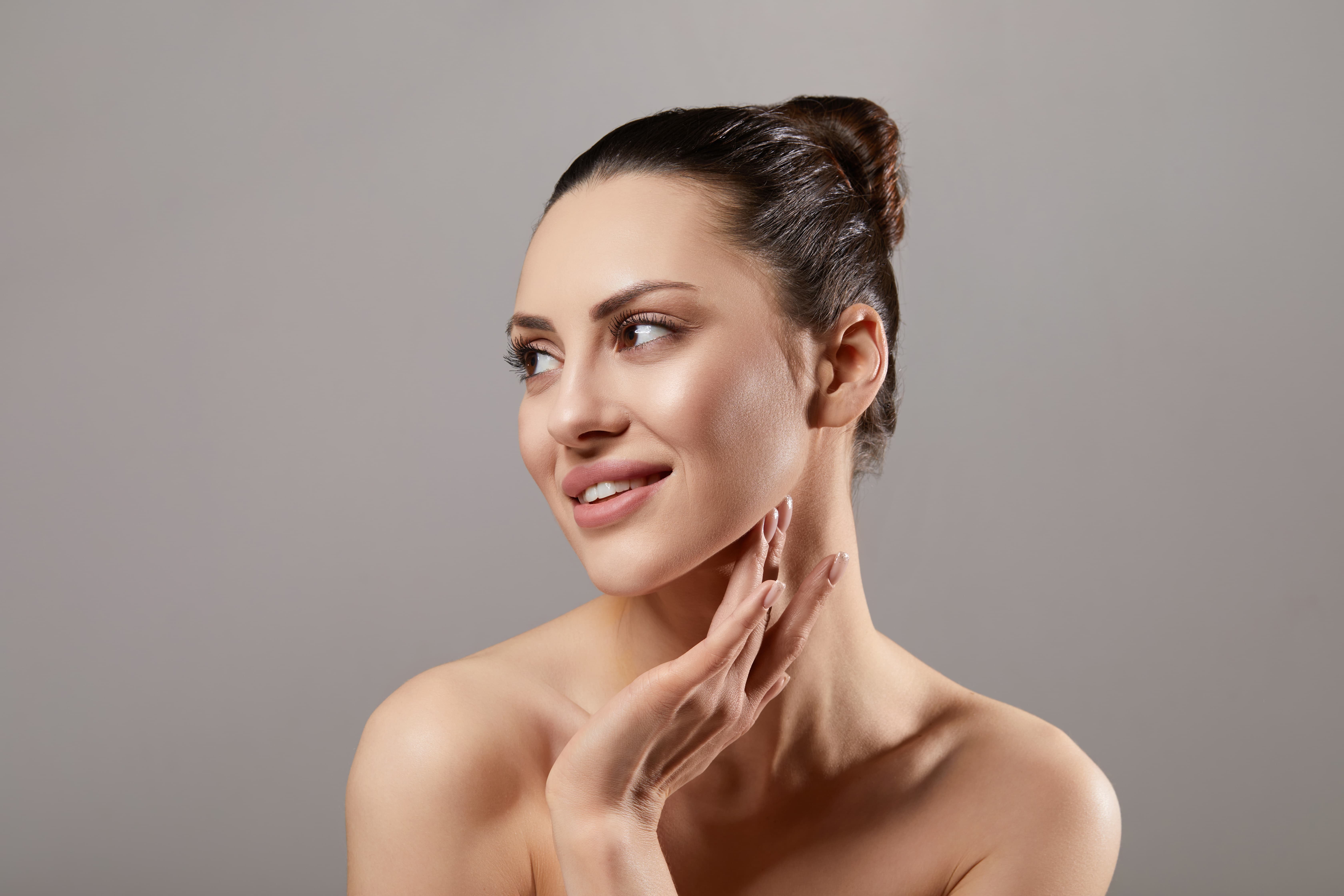 DiamondGlow facial being performed with a diamond-tipped wand