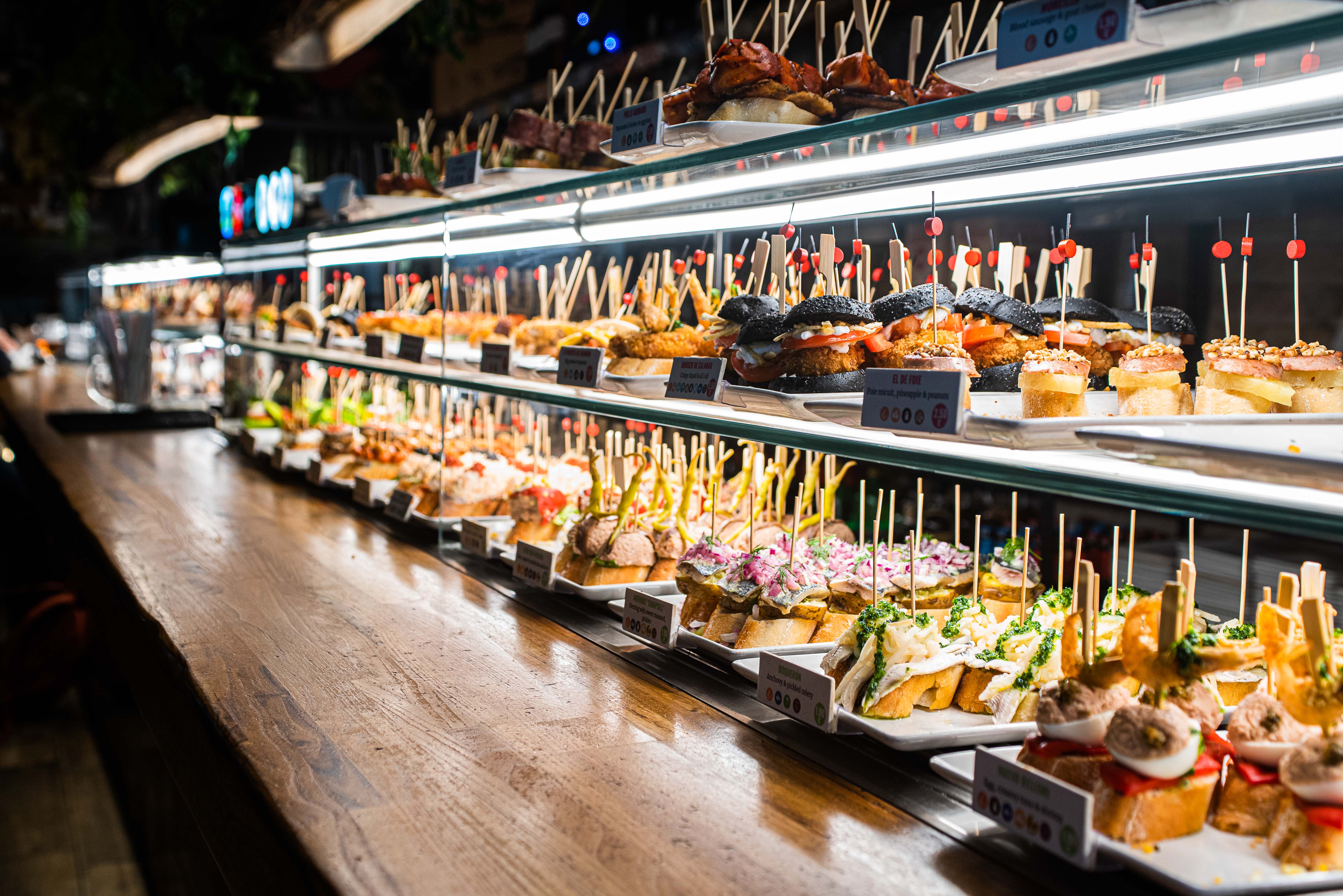 Pintxos en Barcelona: Una Ruta Imprescindible por La Tasqueta de Blai