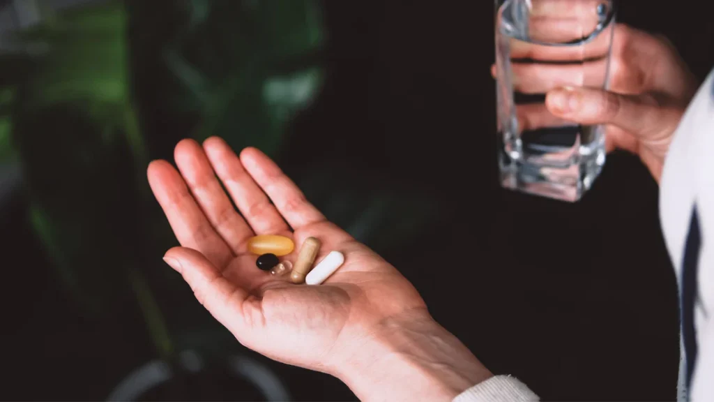 Supplements various capsules and tablets for health nutrition manufacturing