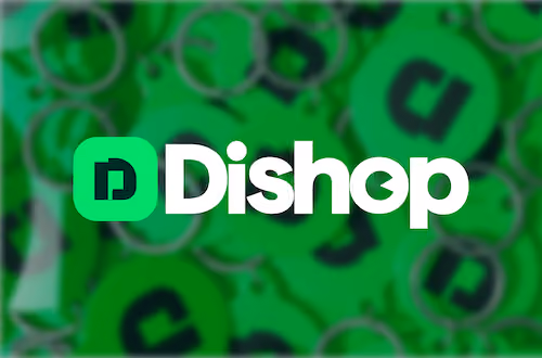 Logo Dishop blanc sur fond flou de jetons verts avec symbole D noir.