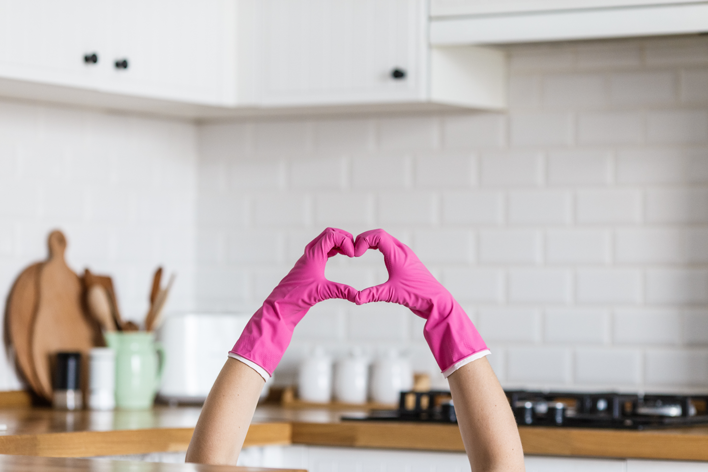 Professional Lady Bug cleaner working in a bright Yakima Valley home