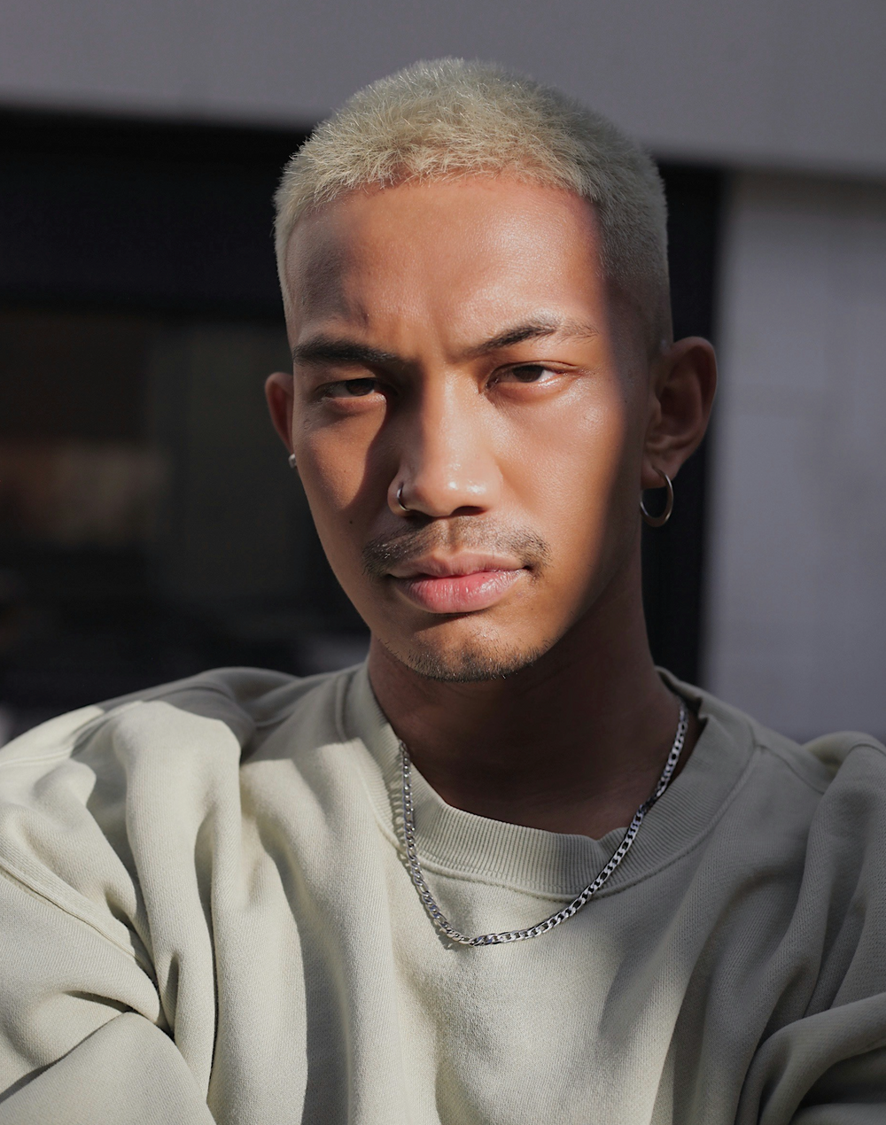 A man wearing a cuban chain necklace jewelry
