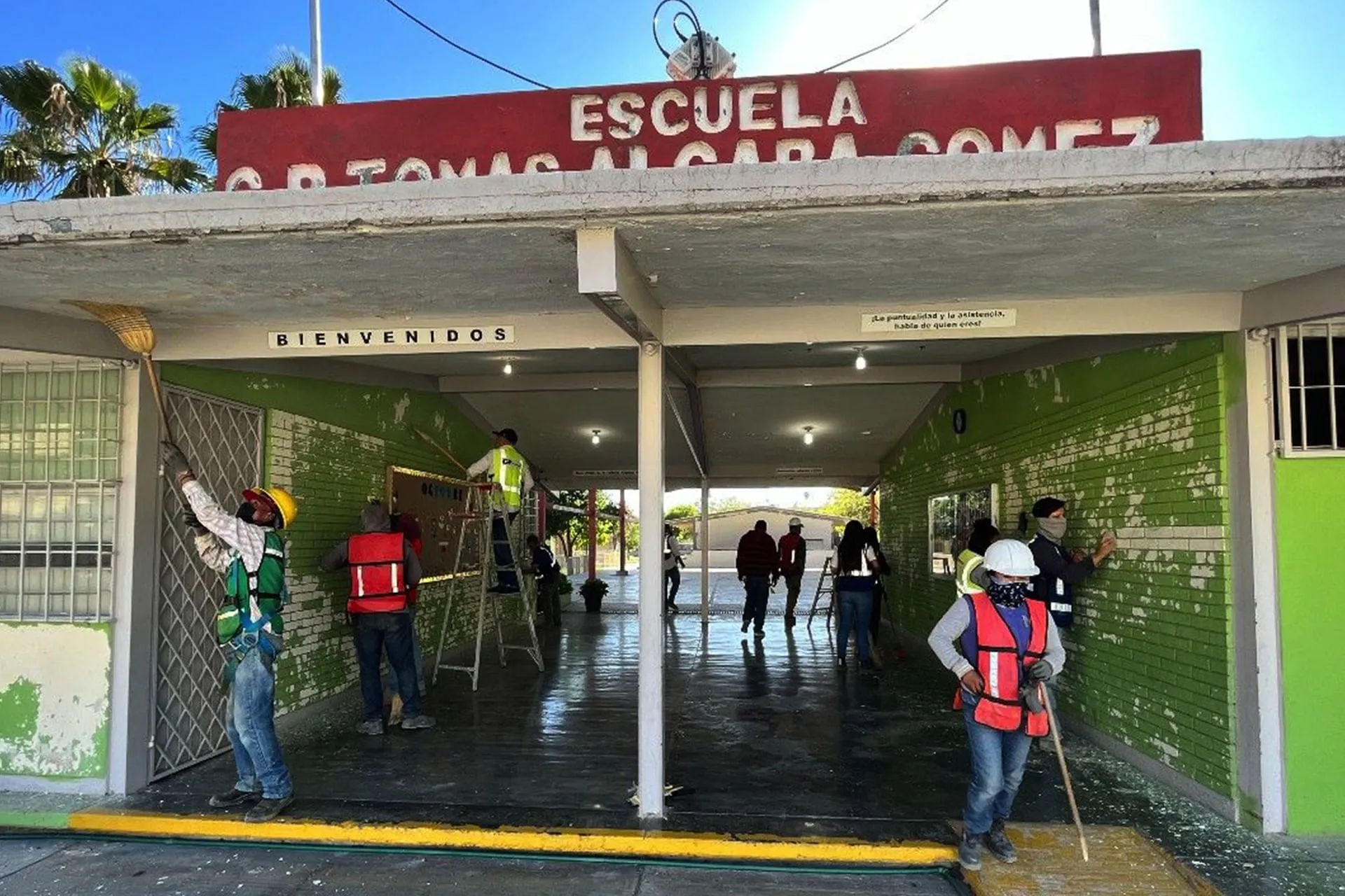 ¡Cambiamos la maquinaria por brochas, pintura y escobas!