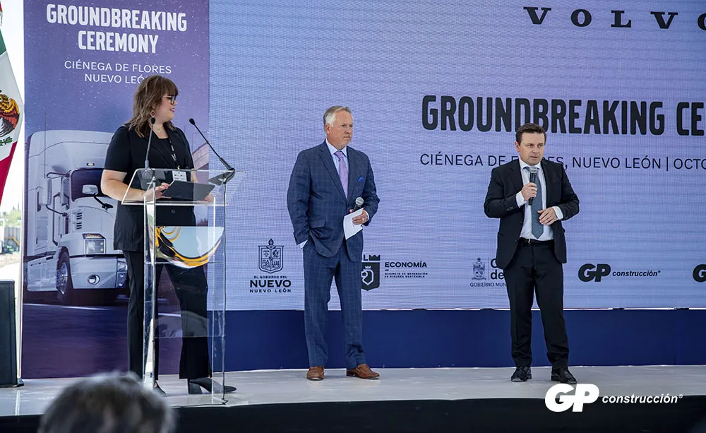 Alcalde de Ciénega de Flores y directivos de Grupo GP dieron inicio a la nueva planta automotriz en NL. 