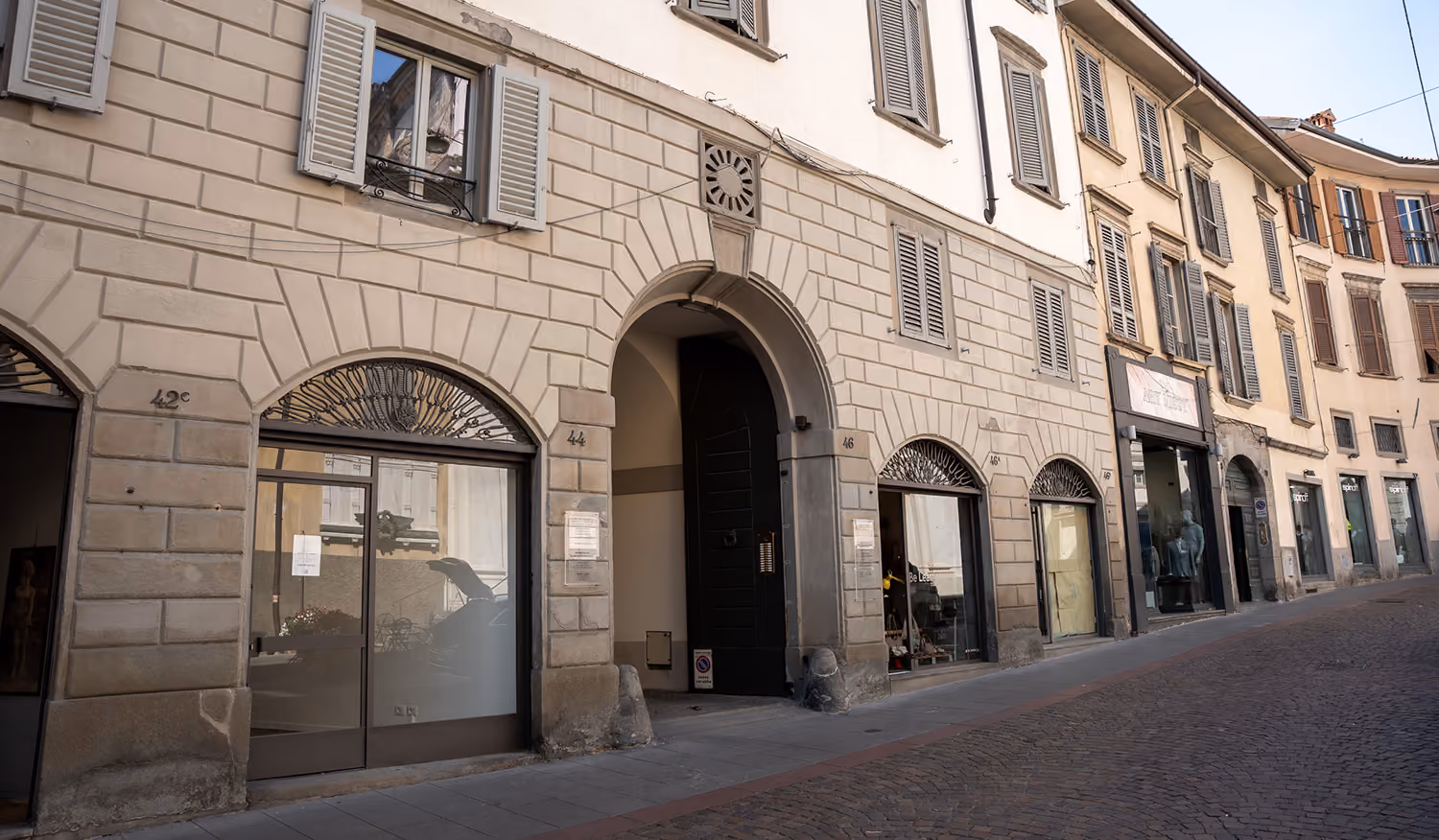 ingresso studio legale tracanna & partners a Bergamo in via sant'alessandro