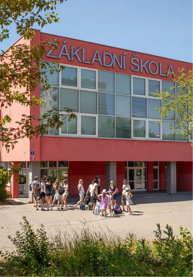 Budova základní školy v Modřanech