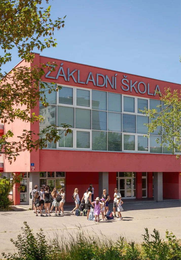 Školy a školky v okolí Modřanské Zahrady