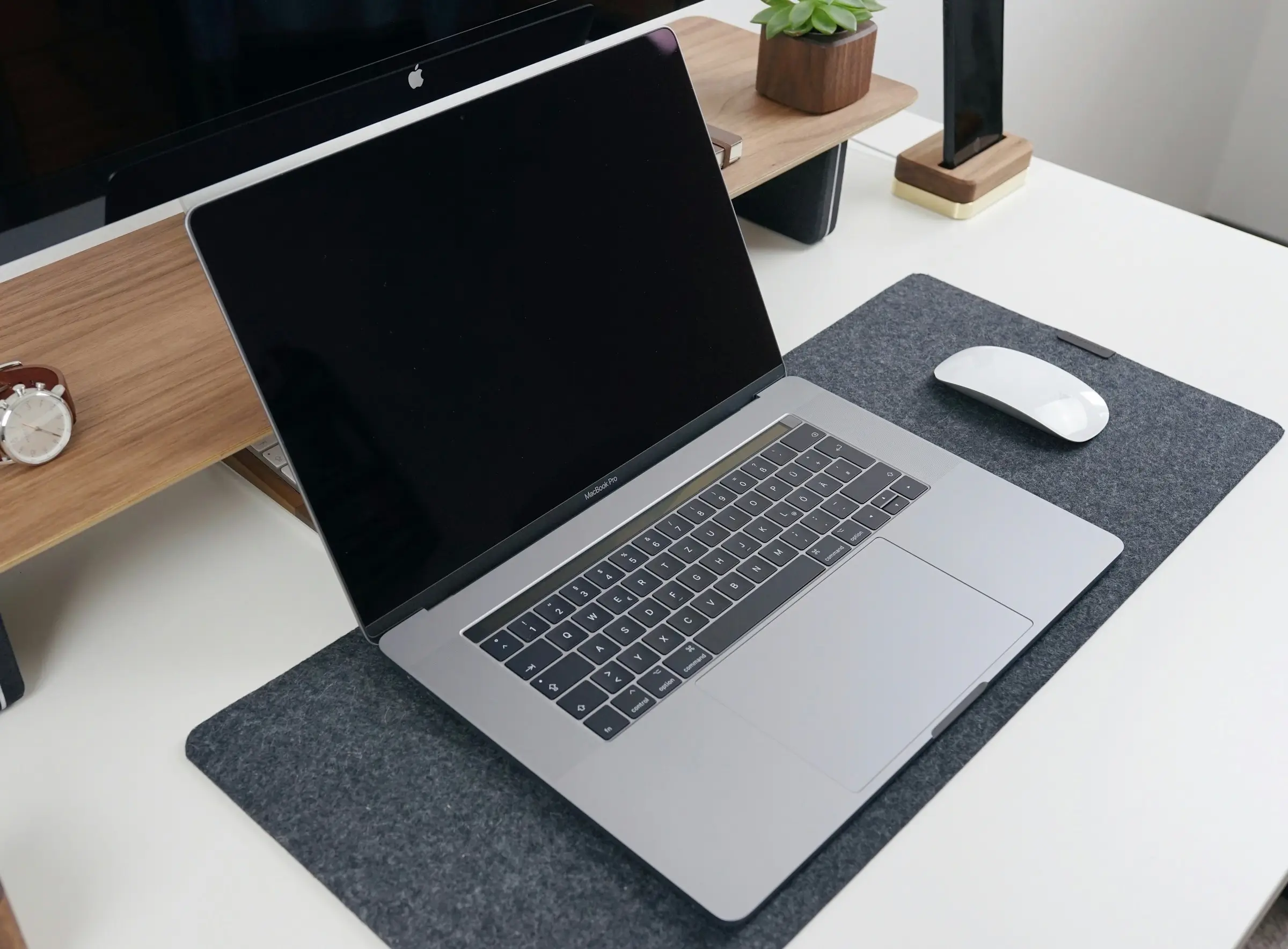 Modern office table