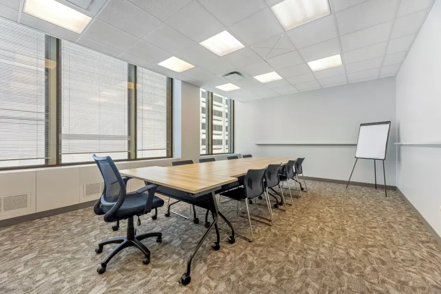 Windy City focus group room at L&E Research Chicago, showing custom layout options for sensory-other testing and product evaluations.