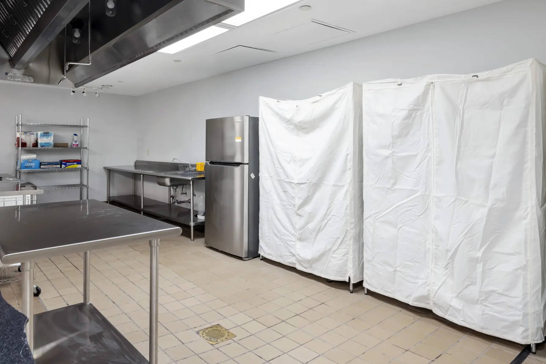 State-of-the-art commercial food preparation and staging area in the Columbus test kitchen at L&E Research.