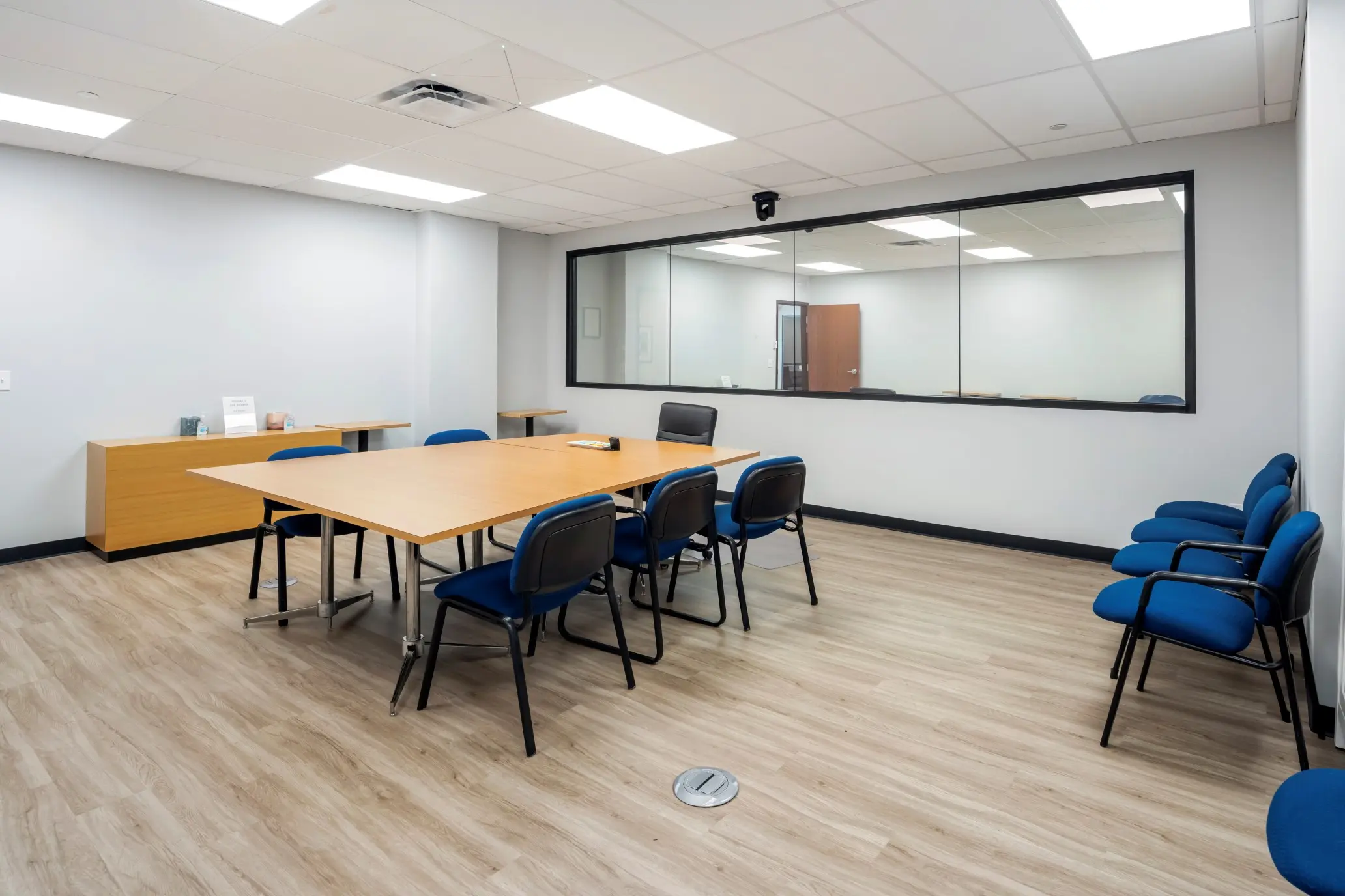 Flexible qualitative research space in the Capitol suite at L&E Research Columbus, showing adjustable configurations for consumer testing.