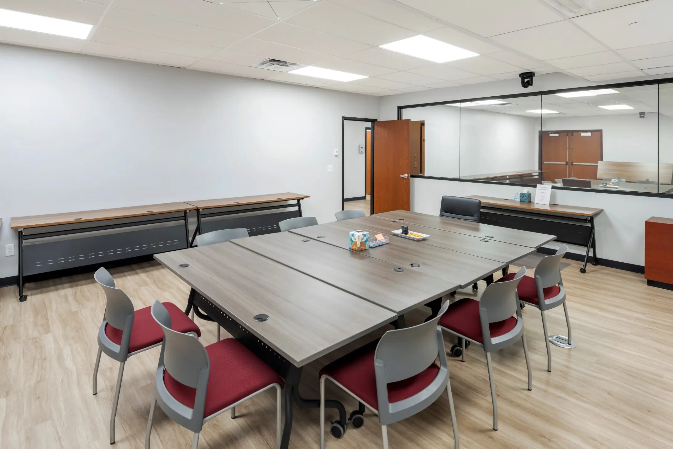 Spacious classroom-style focus group room rental within the Buckeye suite at L&E Research Columbus, ideal for large consumer insight panels.