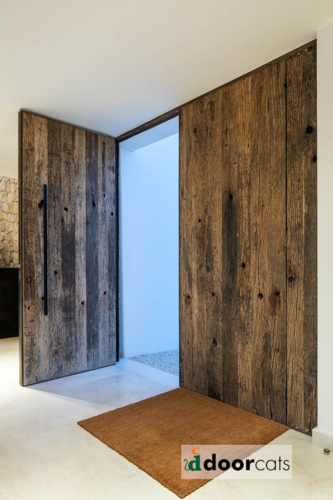 puertas exteriores de madera ibiza 13
