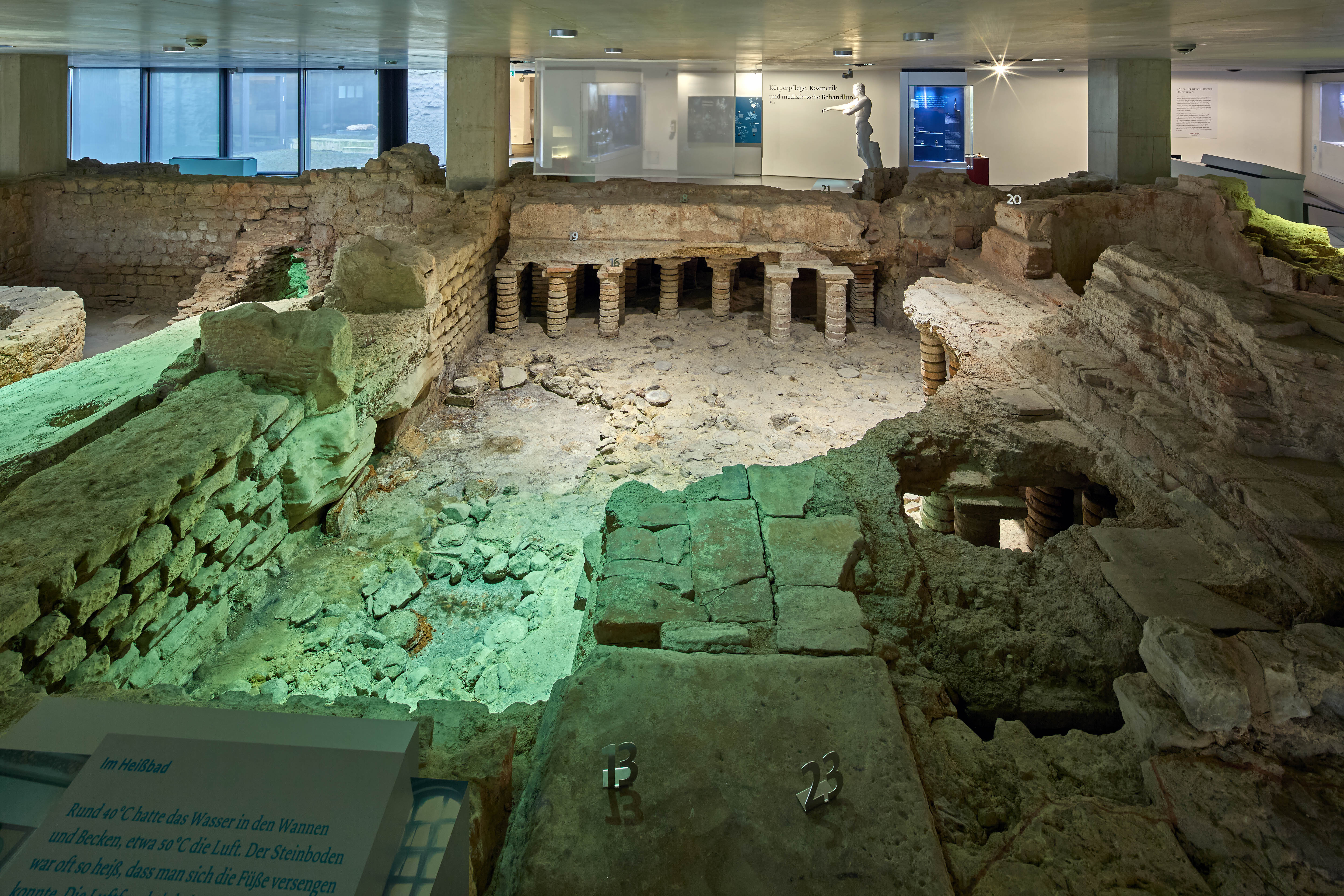 Ausgrabungsreste der römischen Thermen im Untergeschoss