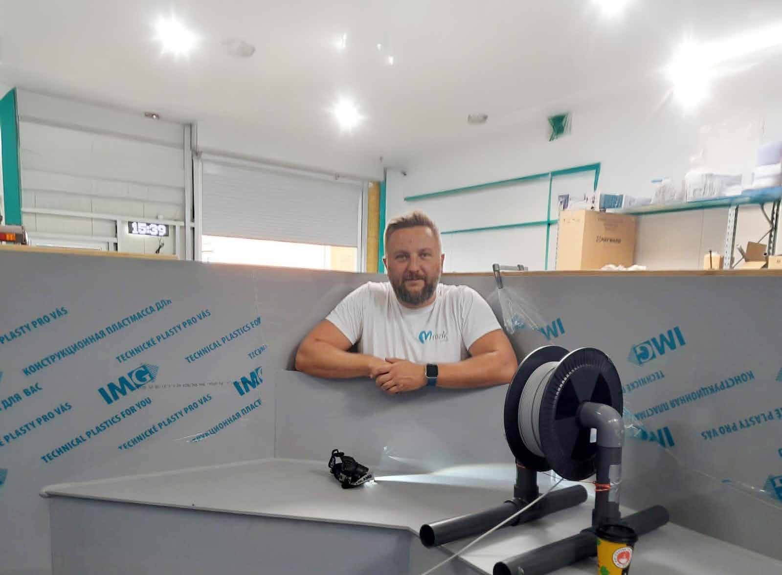 Mateusz Mrozik in der Werkstatt