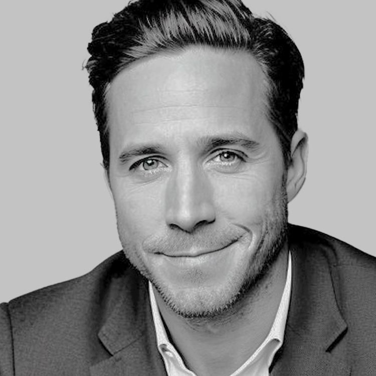 Headshot of Erik Vendt.