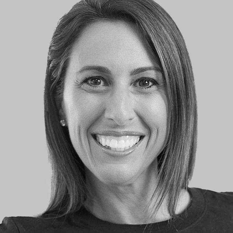 Headshot of Janet Evans.