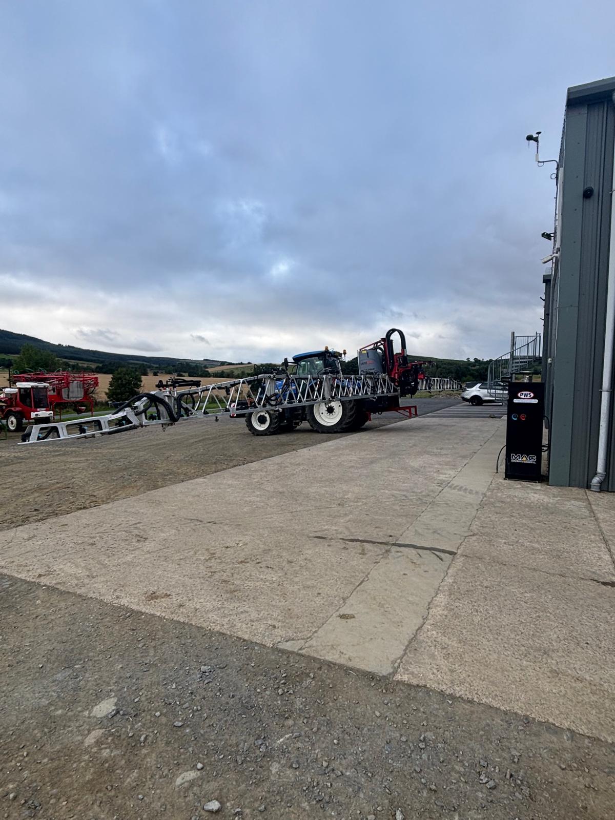 Landquip Rear Fold 28 M Sprayer