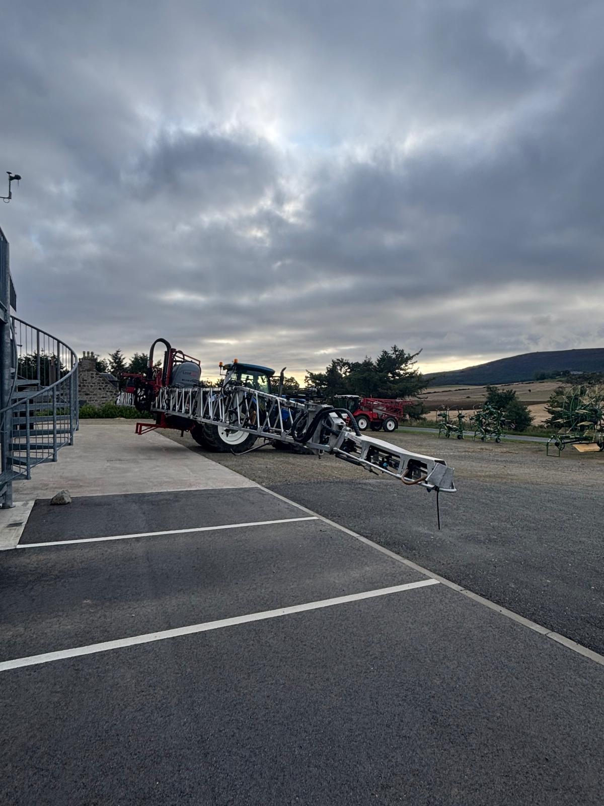 Landquip Rear Fold 28 M Sprayer