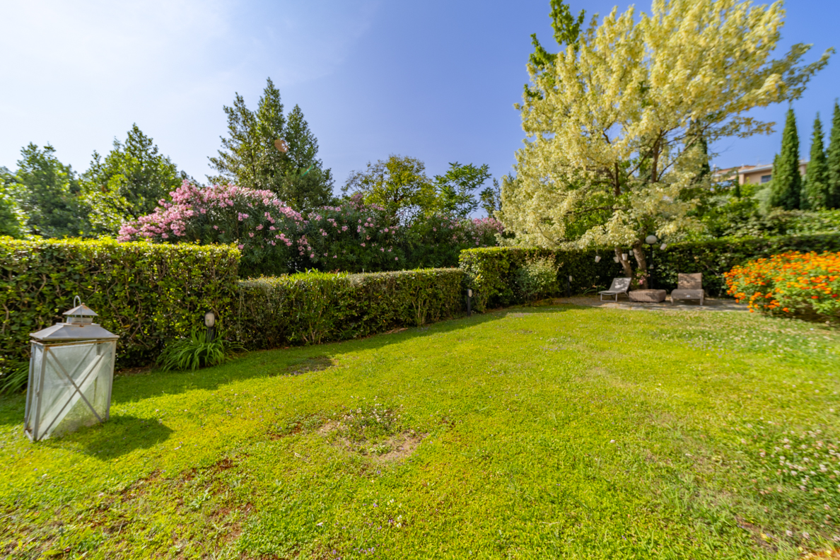 Albaro appartamento con giardino