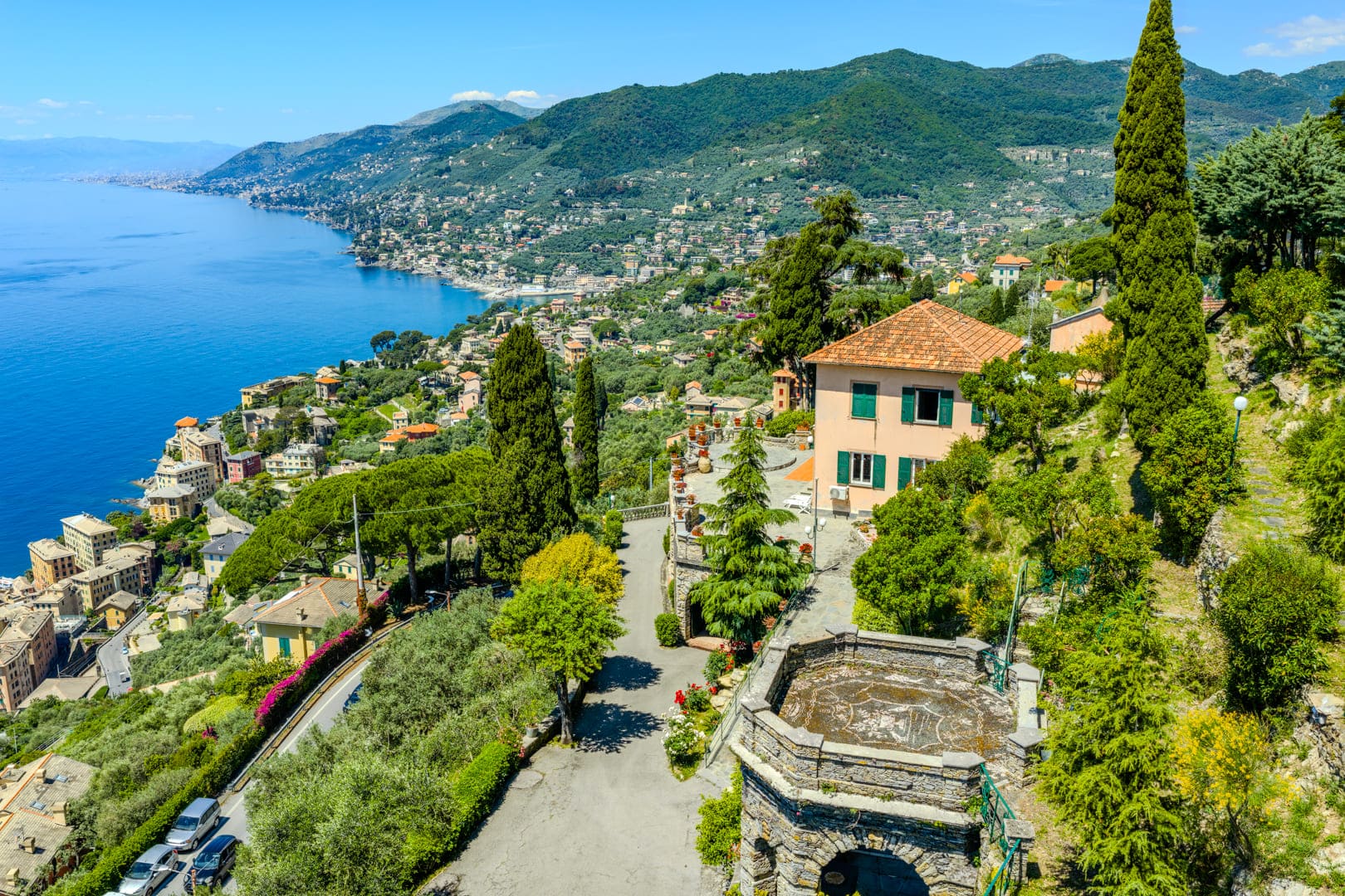 Camogli, Esclusiva Villa Vista Mare con Giardino e Box Privati