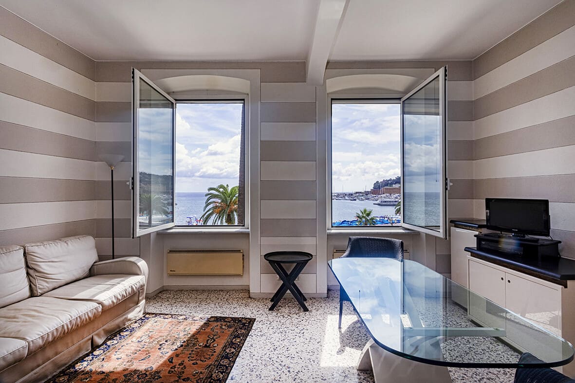 Appartamento fronte mare in palazzo storico