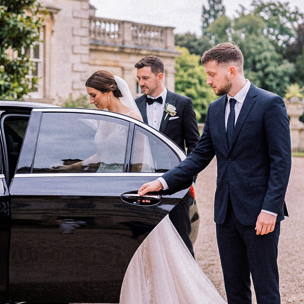 Khan Chauffeur Bodensee - Nick Single am Auto 