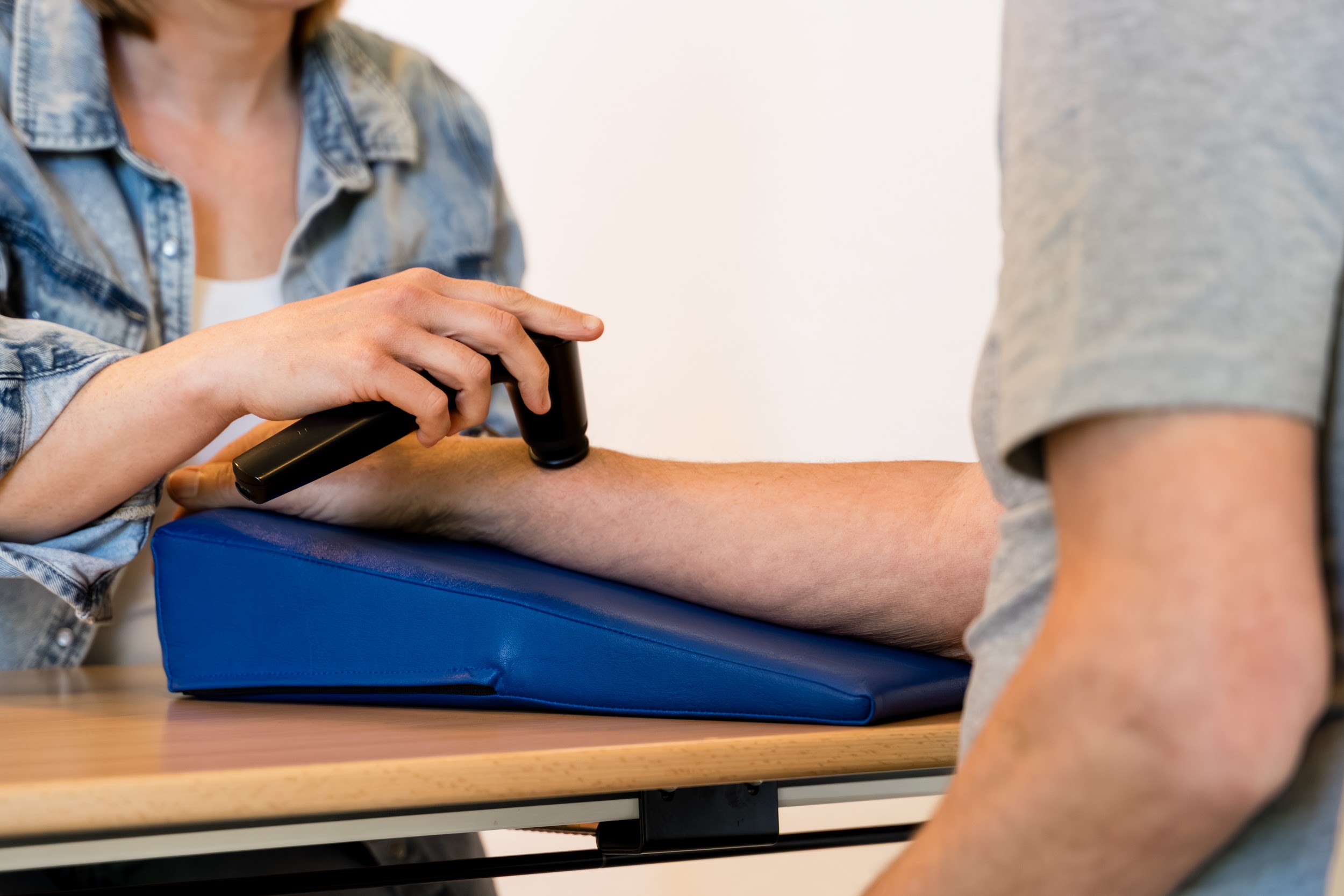 Therapieraum mit Sprossenwand