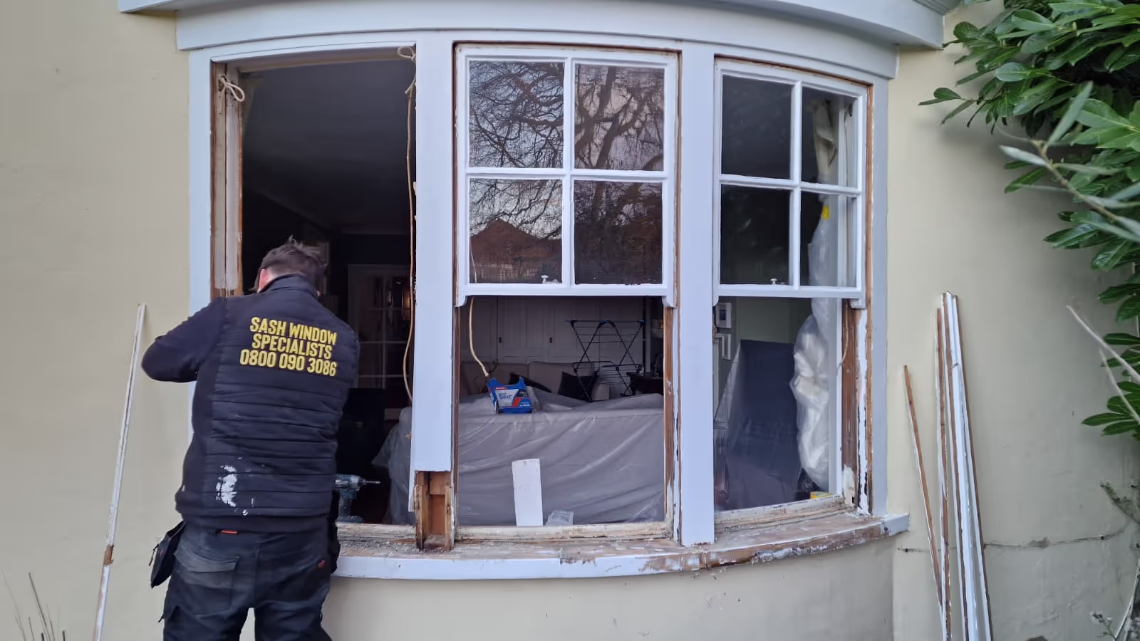 Fixing a curved bay window