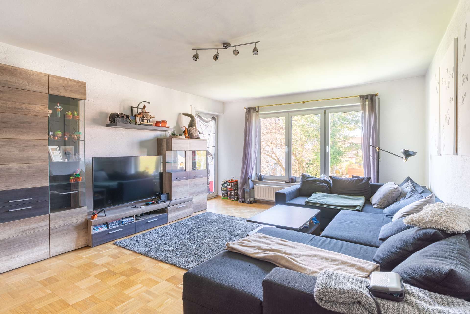 4,5 Zimmer Familienwohnung, idealer Grundriss, ruhige Lage, neue Ausstattung, sofort bezugsfertig