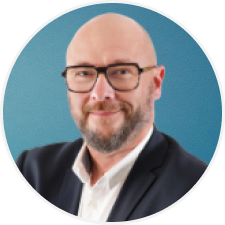 Photo de Renaud Valentin, expert en excellence opérationnelle et transformation digitale industrielle