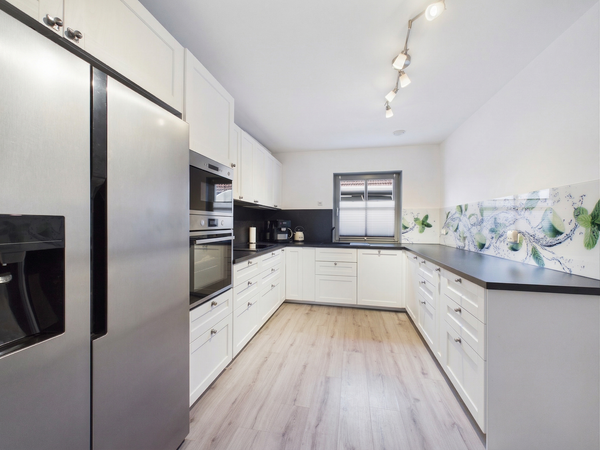 Modernisiertes Einfamilienhaus mit Garten und Doppelgarage in Oesselse 6