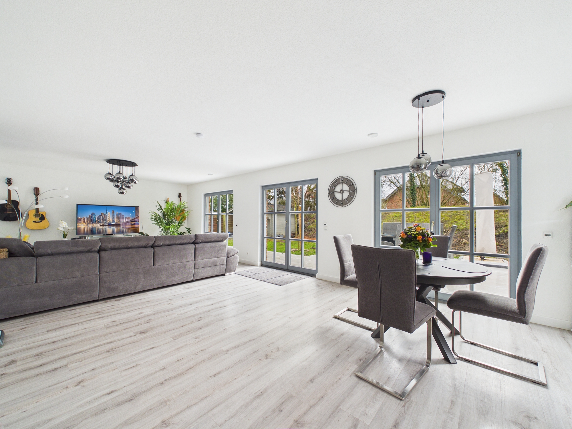 Modernisiertes Einfamilienhaus mit Garten und Doppelgarage in Oesselse 3