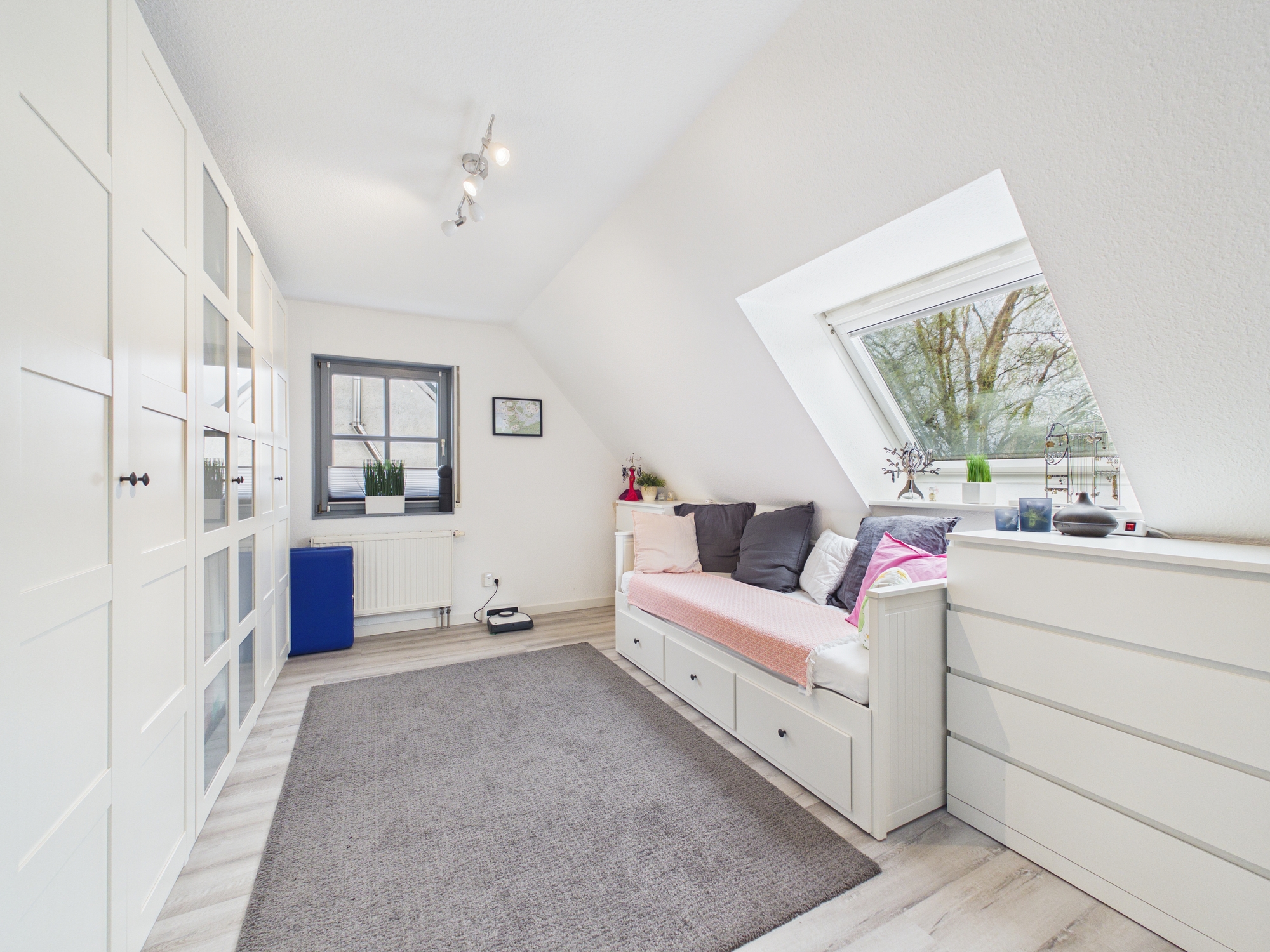 Modernisiertes Einfamilienhaus mit Garten und Doppelgarage in Oesselse 9