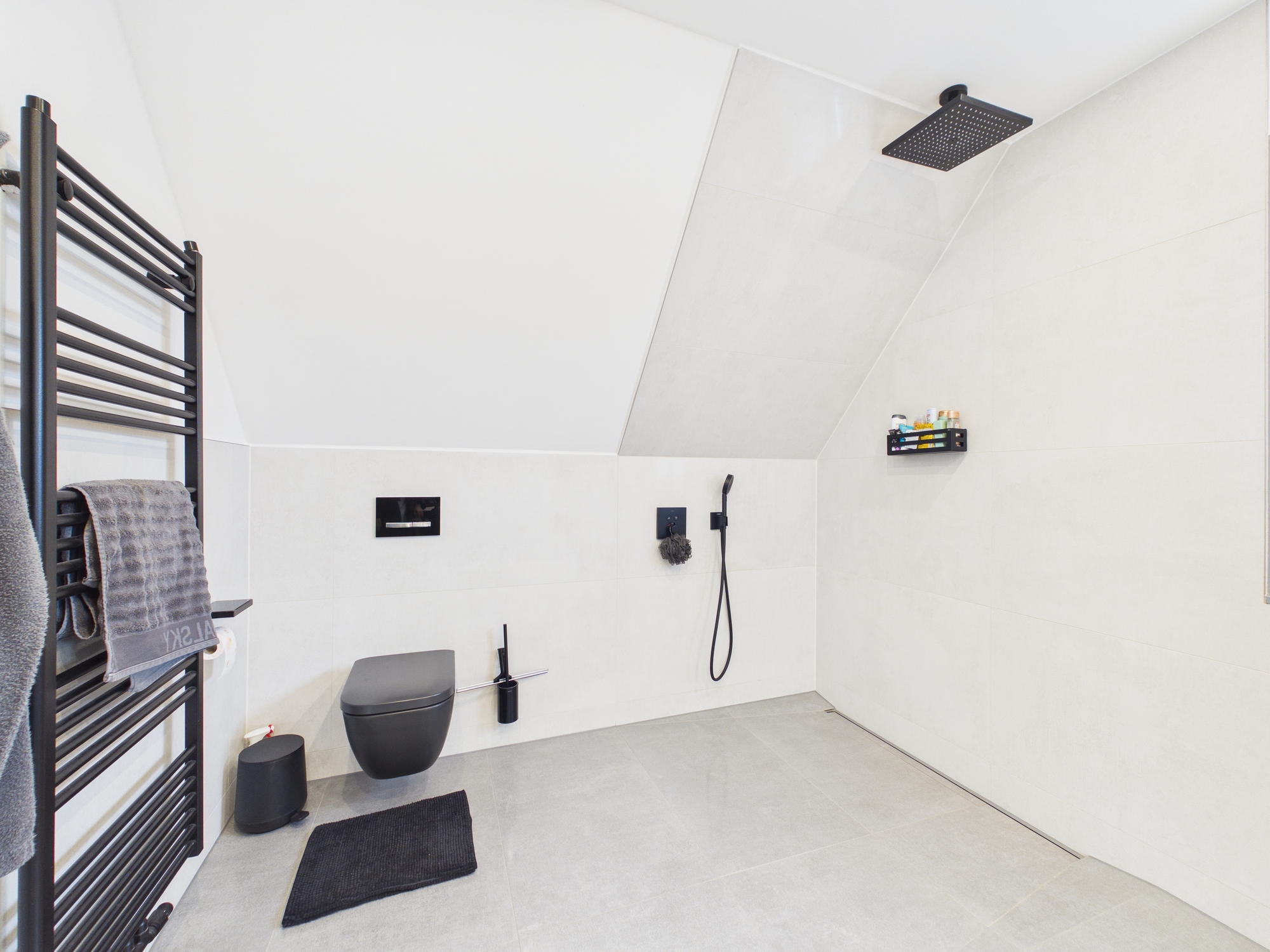 Modernisiertes Einfamilienhaus mit Garten und Doppelgarage in Oesselse 10