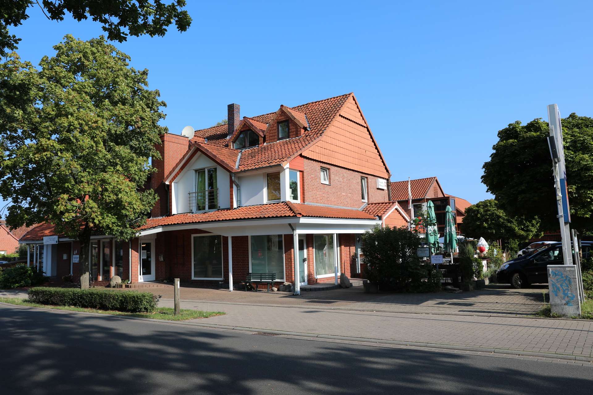 Attraktives Investmentpaket: Wohn- und Geschäftshaus provisionsfrei in Burgwedel-Wettmar 2