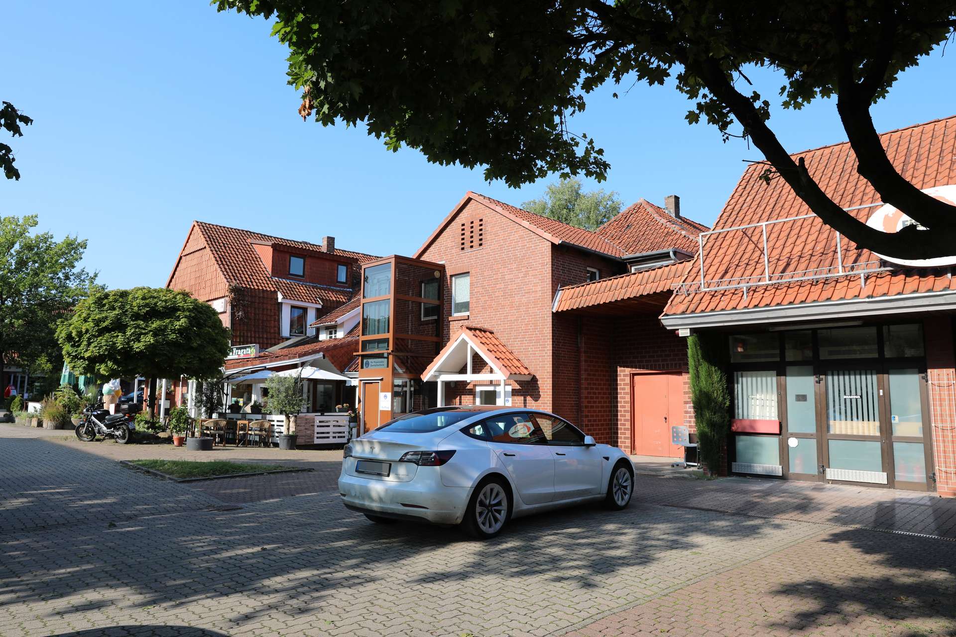 Attraktives Investmentpaket: Wohn- und Geschäftshaus provisionsfrei in Burgwedel-Wettmar 5